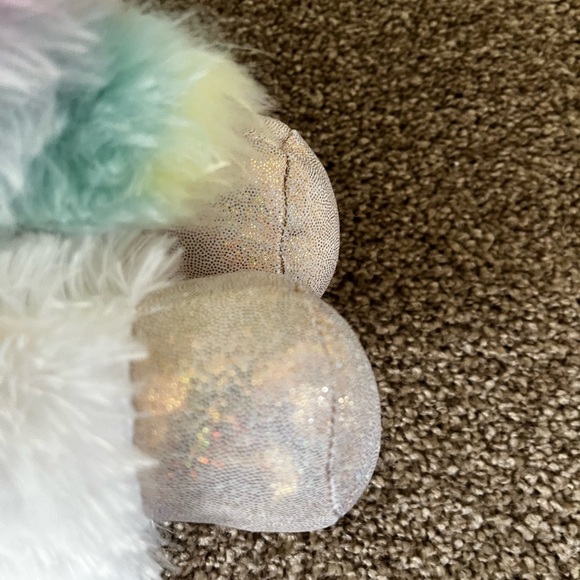 FAO Swartz Unicorn Color Changing Light Up Music Stuffed Animal - Picture 10 of 13